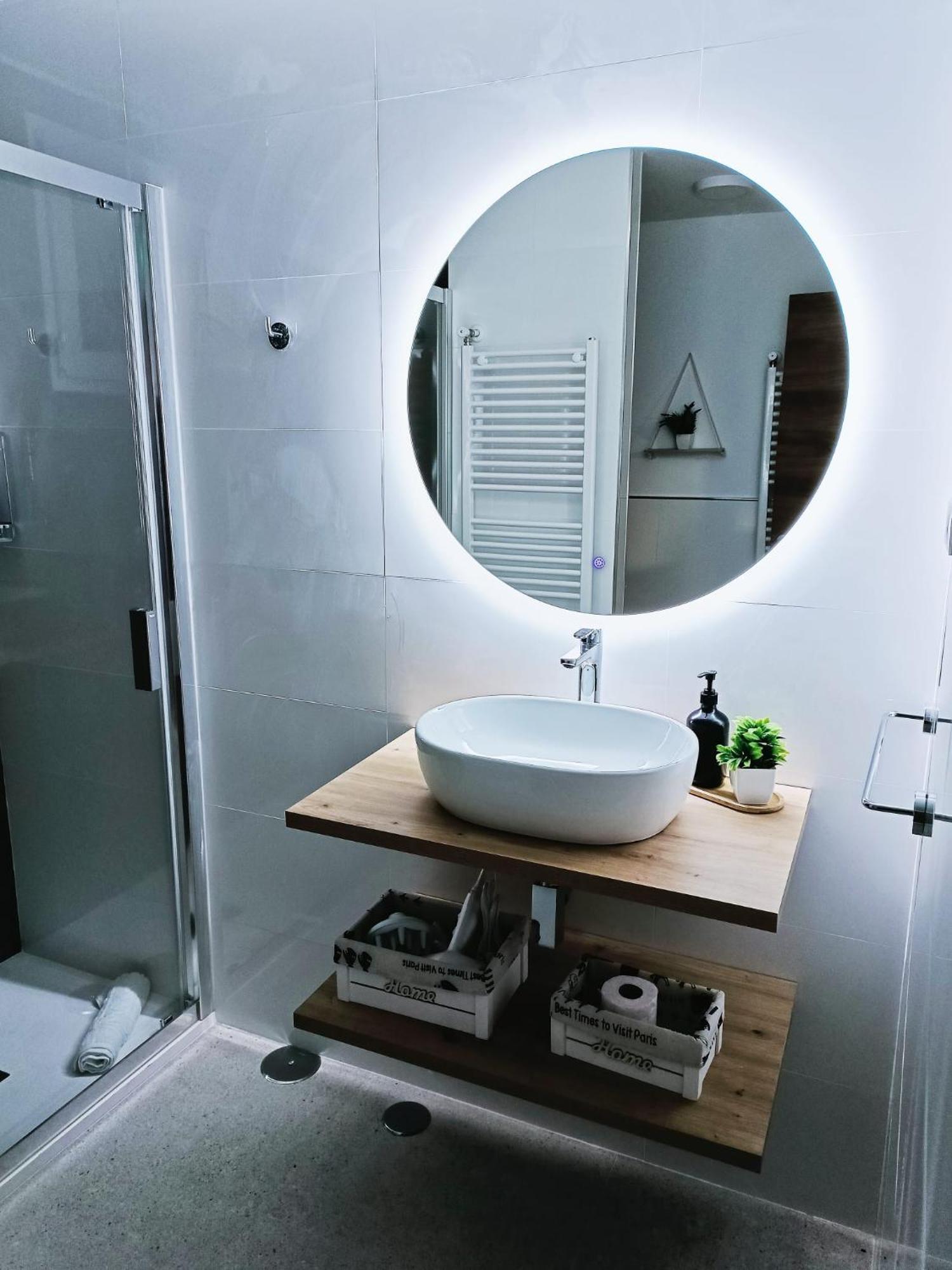 Violeta Suite Madrid Exterior photo